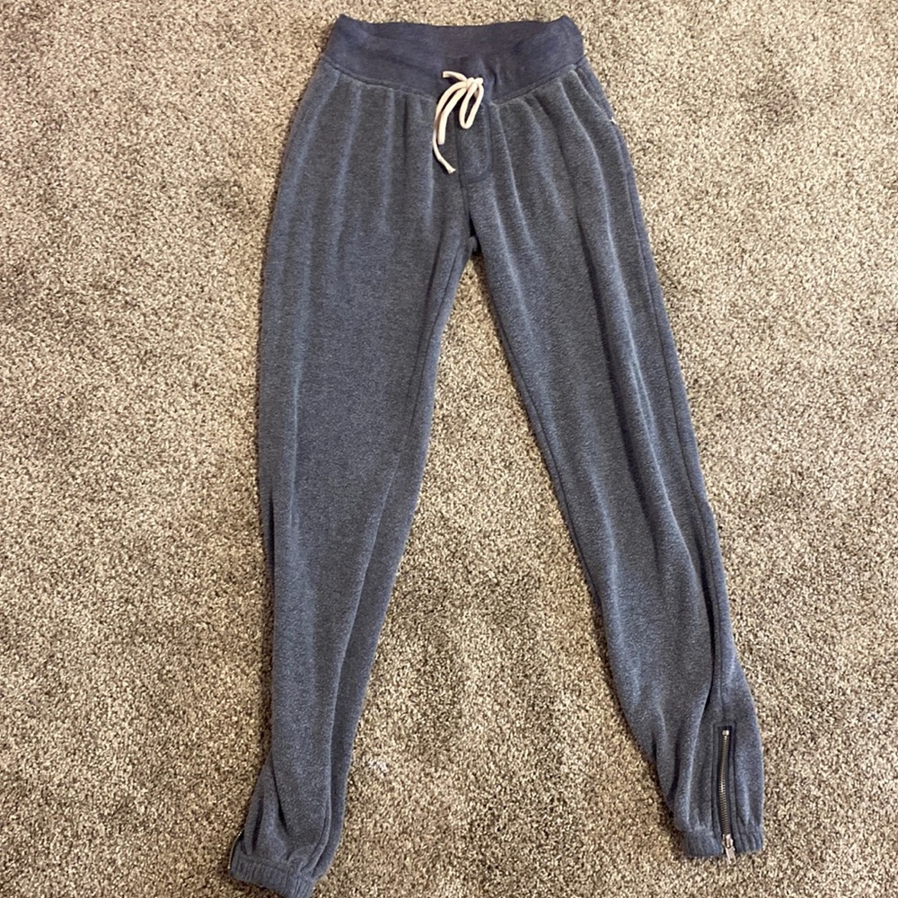 Sweatpants with zipper detailing